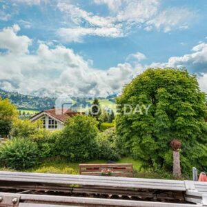 Attraktives Mehrfamilienhaus mit drei Wohneinheiten, PV-Anlage und idyllischem Garten