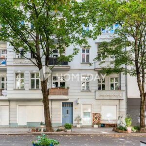 Altbaucharme trifft Großstadtgefühl – Ihr neues Zuhause in Friedrichshain wartet.
