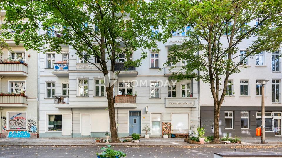 Altbaucharme trifft Großstadtgefühl – Ihr neues Zuhause in Friedrichshain wartet.