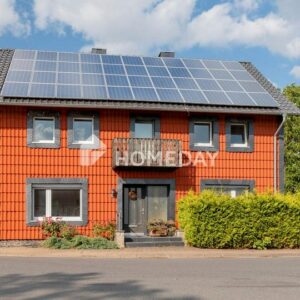 Schraubertraum mit Wohnkomfort: freistehendes EFH, Doppelgarage, Werkstatt & PV in ländlicher Lage