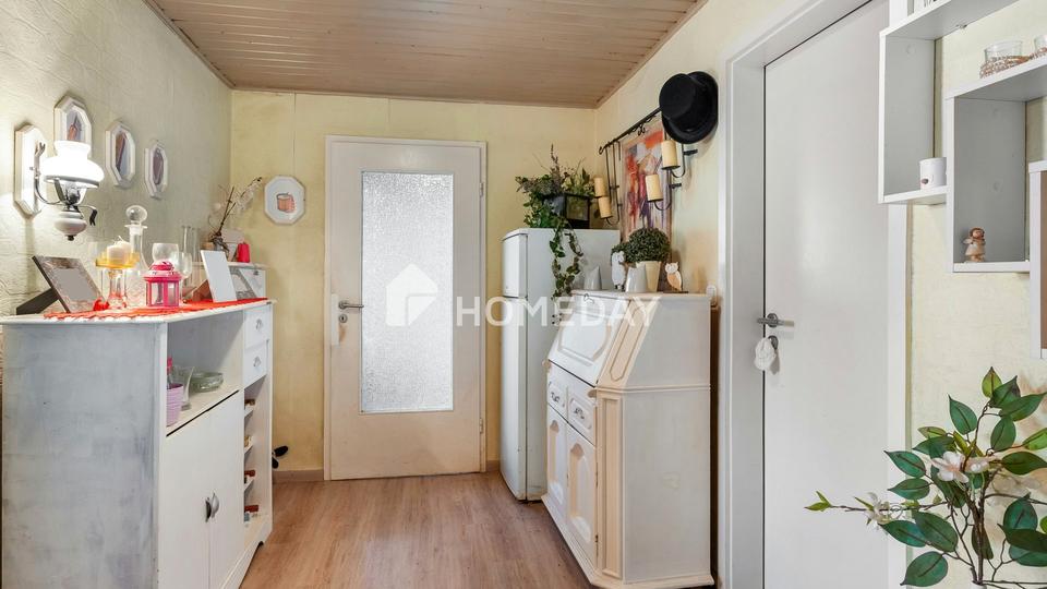 Sanierungsbedürftige Doppelhaushälfte mit 6 Zimmern, großem Grundstück und viel Potenzial – Bild 12