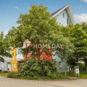 Gemütliche 1,5-Zimmer-Wohnung mit Balkon und Einbauküche in grüner Wohnanlage