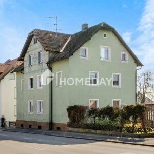 Attraktives MFH zentral in Amberg: 5 vermietete Wohnungen, Garagen und Stellplätze im Innenhof