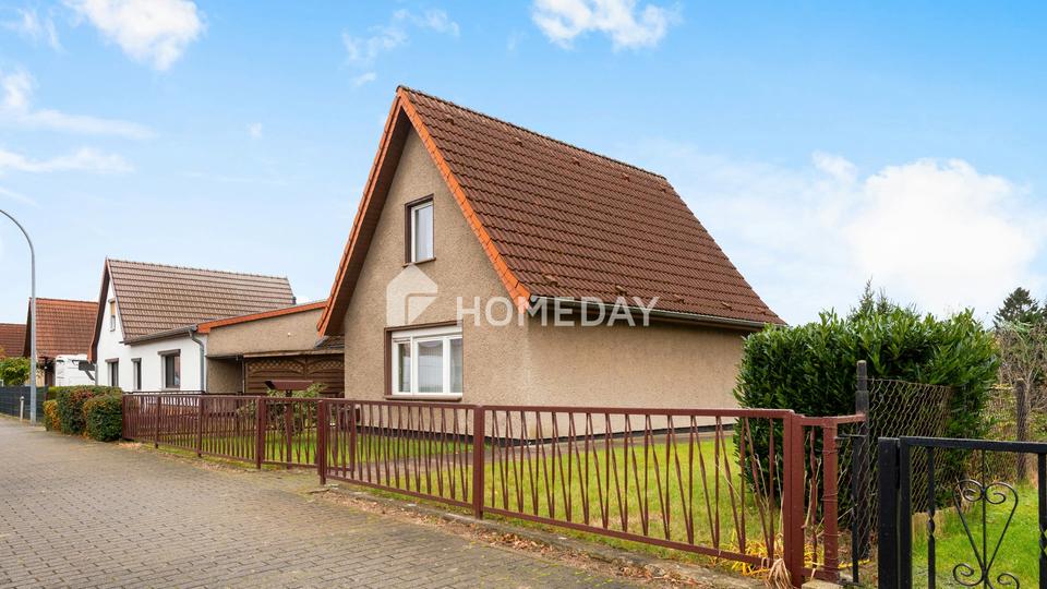 Viel Platz für Ihre Ideen: Einfamilienhaus mit 4 Zimmern, großem Garten und Nebengebäude – Bild 3