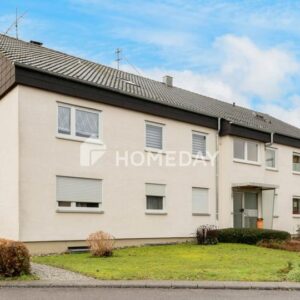 Attraktive 2,5-Zimmer-Dachgeschosswohnung mit Garage und Loggia mit Weitblick nach Süden