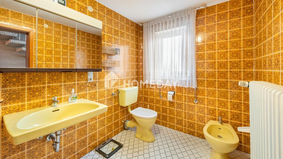 Familienfreundliches EFH mit sonnigem Wintergarten, Doppelgarage & großzügigem Grundstück – Bild 16