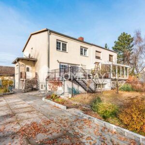 Kernsanierte Doppelhaushälfte mit 4 Zimmern, Keller, Tiefgarage, Nebengelass und Garten