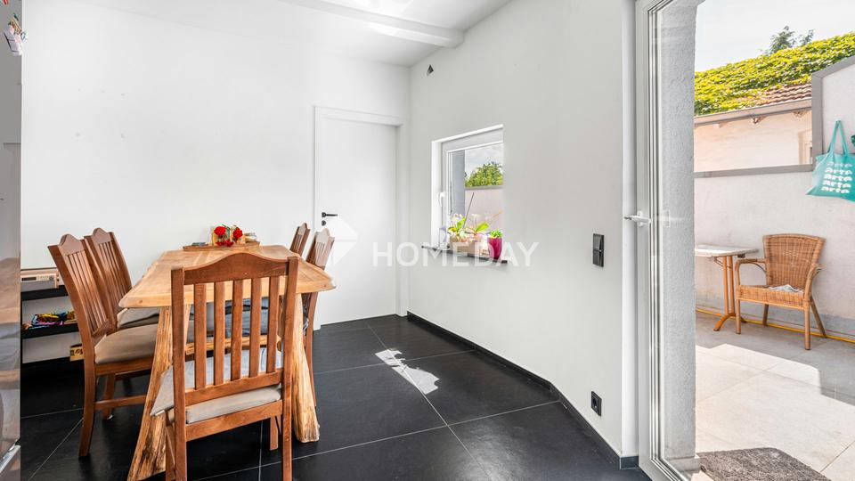 Familienfreundliches Zuhause mit zwei Terrassen und Gartenhaus – Bild 11