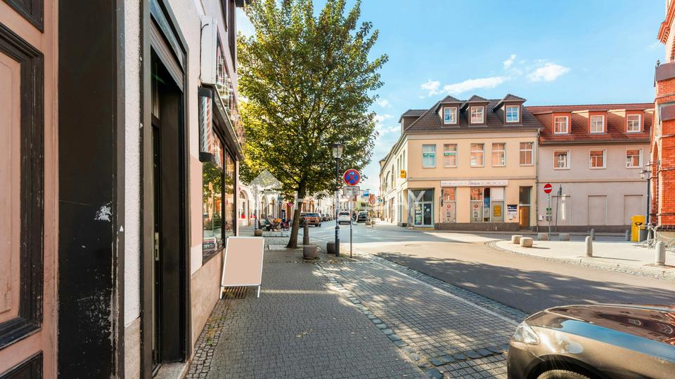 Mehrfamilienhaus mit Gewerbeeinheit und zwei sanierungsbedürftigen Wohneinheiten im Zentrum von Burg – Bild 2