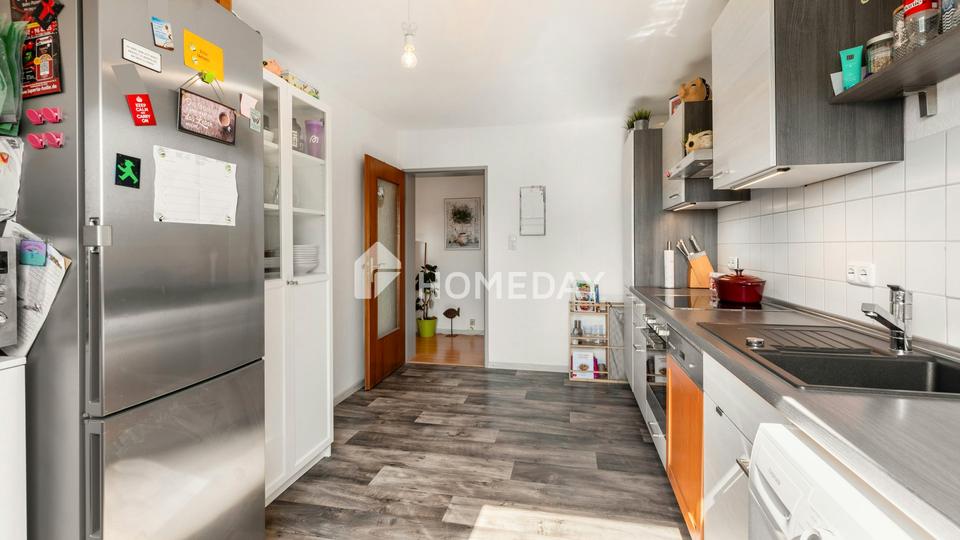 Charmante 3-Zimmer-Dachgeschosswohnung mit Keller, Garage und schönem Ausblick – Bild 11