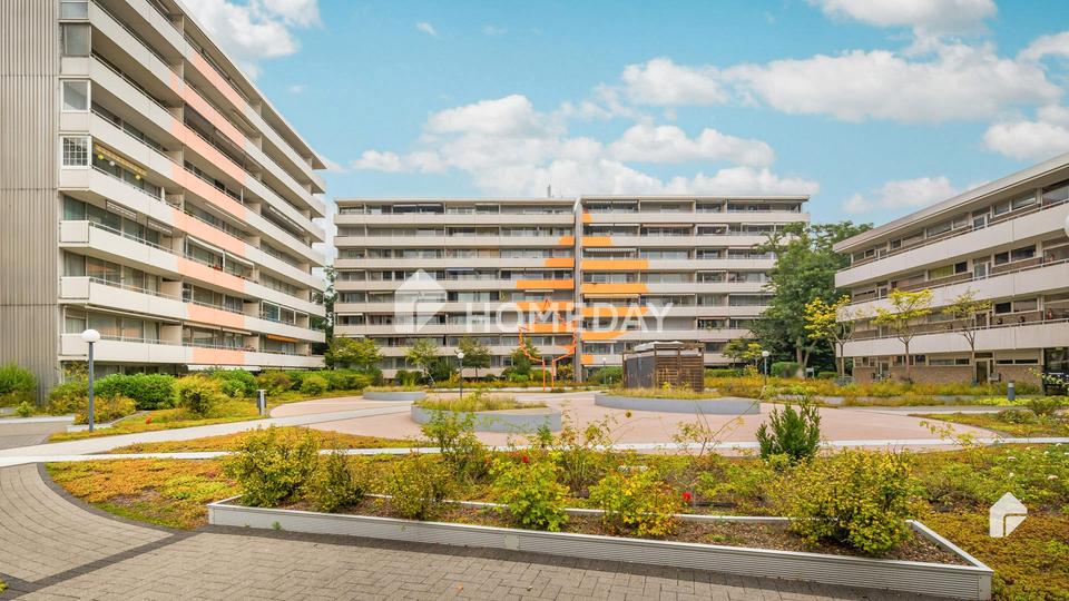 Geräumige 3-Zimmer-Wohnung im Hochparterre mit Loggia und Einbauküche – Bild 2