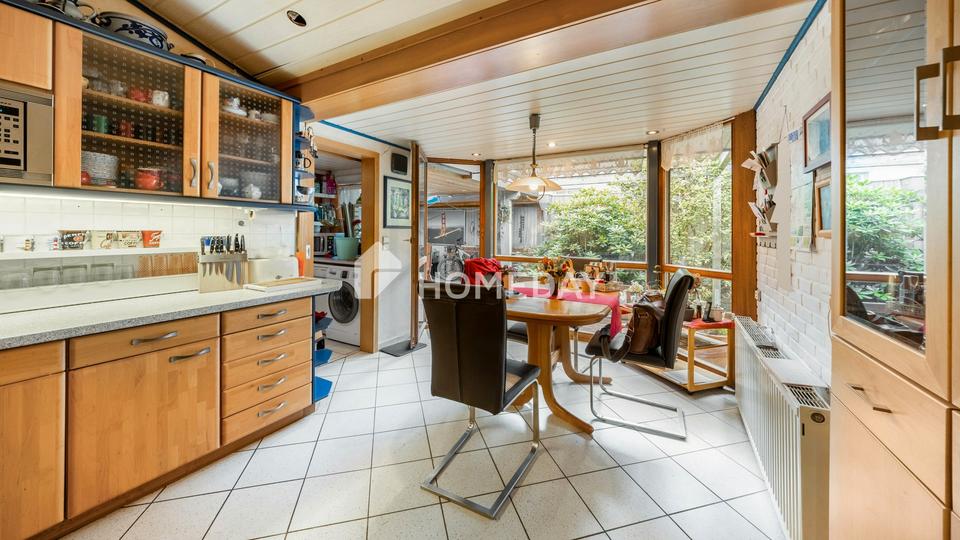 Attraktive Kapitalanlage oder Eigenheim - Lichtdurchflutetes Zweifamilienhaus mit Gartenoase – Bild 12