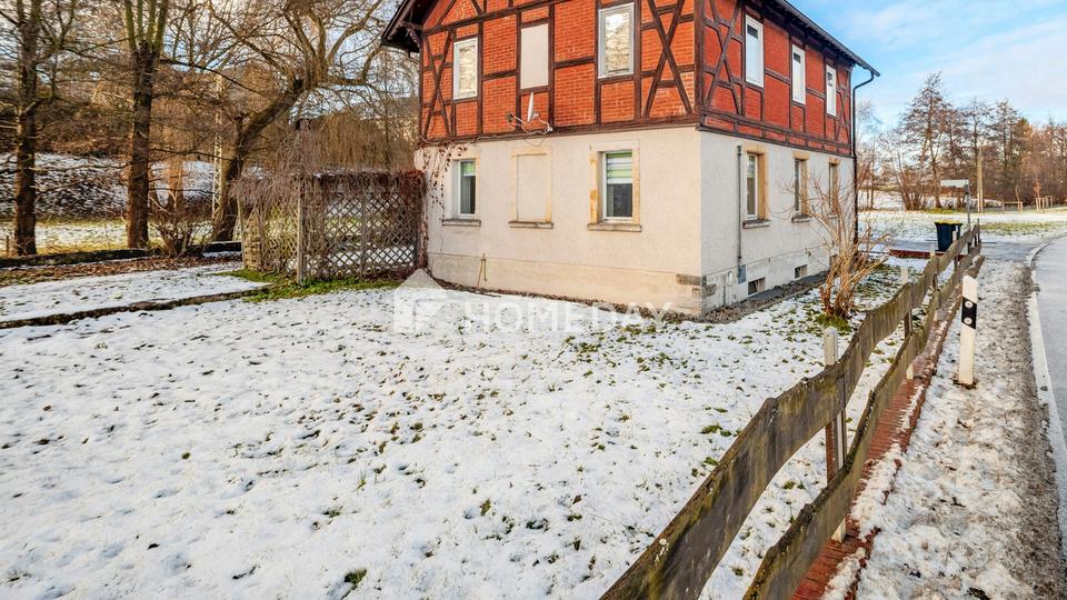 Familienfreundliches Einfamilienhaus mit 6 Zimmern, Garten, Balkon und Garagen – Bild 5