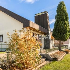 Repräsentatives Wohnhaus mit Einliegerwohnung, Sauna & liebevoll angelegtem Garten