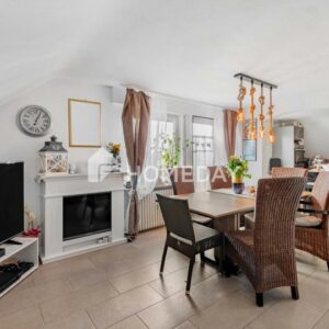 Helle 4-Zimmer-Wohnung mit Süd-Balkon, offener Küche und ca. 100 Quadratmetern Wohnfläche