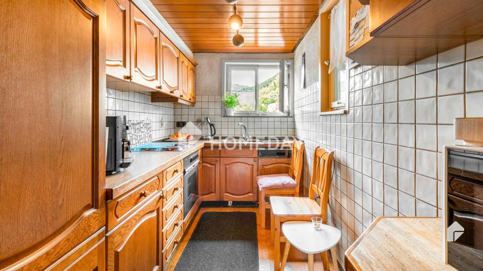 Charmante Maisonettewohnung auf 110 QM mit 7 Zimmern, Garage und Keller – Bild 11