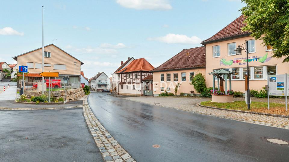 Zwei Wohngebäude, fünf Einheiten, große Scheune – Investition mit Perspektive – Bild 19