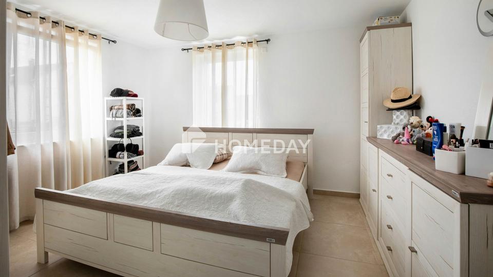 Gepflegtes MFH mit 3 Wohneinheiten & 2 Garagen – ca. 230 m² Wohnfläche auf ca. 427 m² Grundstück – Bild 6