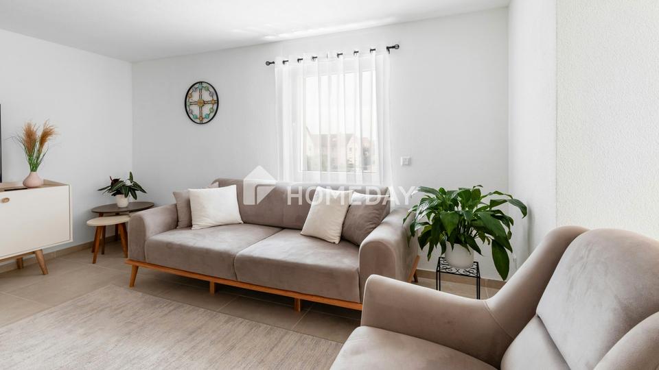 Gepflegtes MFH mit 3 Wohneinheiten & 2 Garagen – ca. 230 m² Wohnfläche auf ca. 427 m² Grundstück – Bild 11