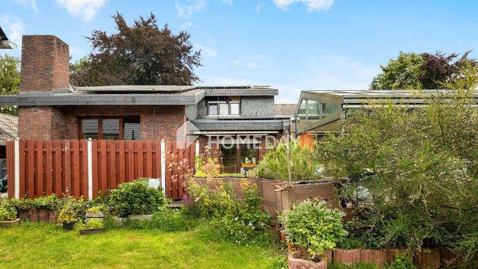 Attraktive Kapitalanlage oder Eigenheim - Lichtdurchflutetes Zweifamilienhaus mit Gartenoase – Bild 3