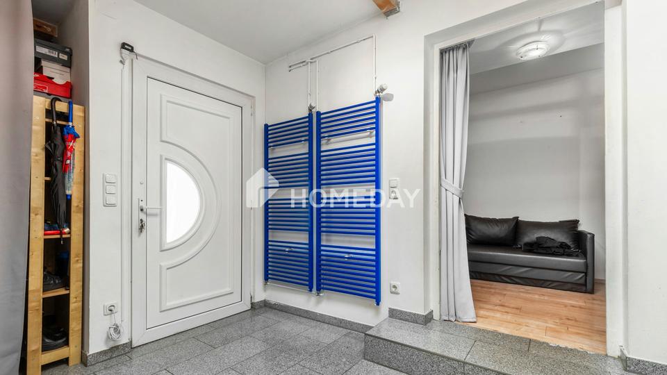 Charmantes Reihenendhaus im Herzen von Neumarkt – saniert, mit PV-Anlage und Garage – Bild 5