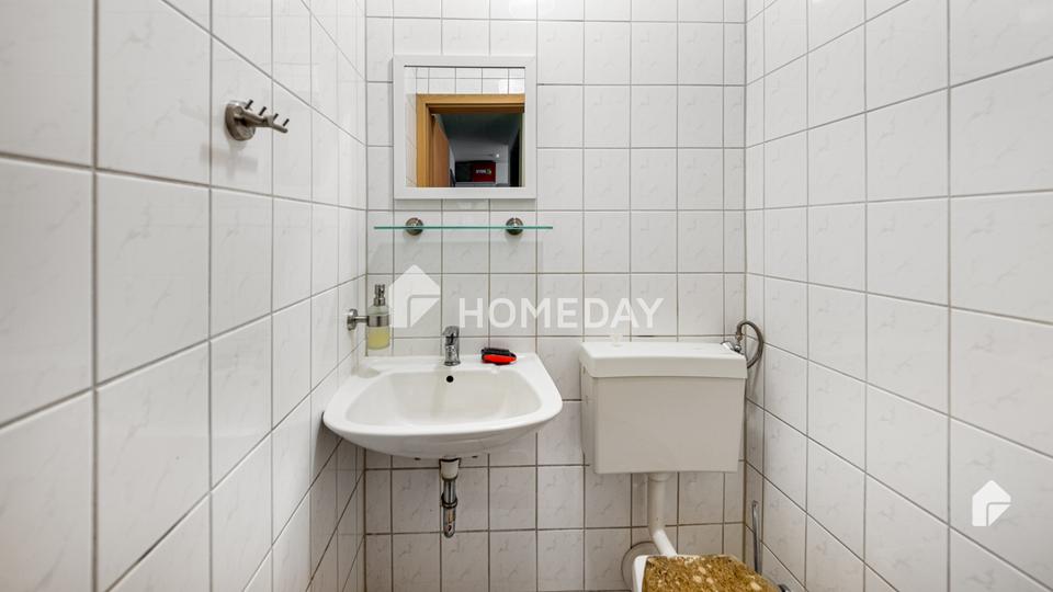 Am Feldrand und idyllisch gelegen: DHH mit Südterrasse, EBK + Carport | Gepflegt | Großes Grundstück – Bild 15