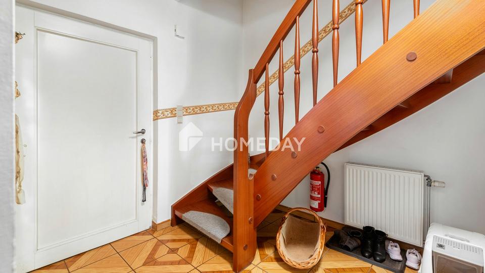 Elegantes Zuhause mit Gartenparadies - 4 Zimmer, zwei Terrassen, Garten, Kamin, Pool und Carport – Bild 19