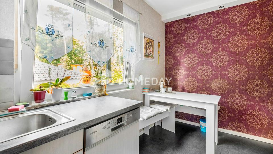 Elegantes Zuhause mit Gartenparadies - 4 Zimmer, zwei Terrassen, Garten, Kamin, Pool und Carport – Bild 18