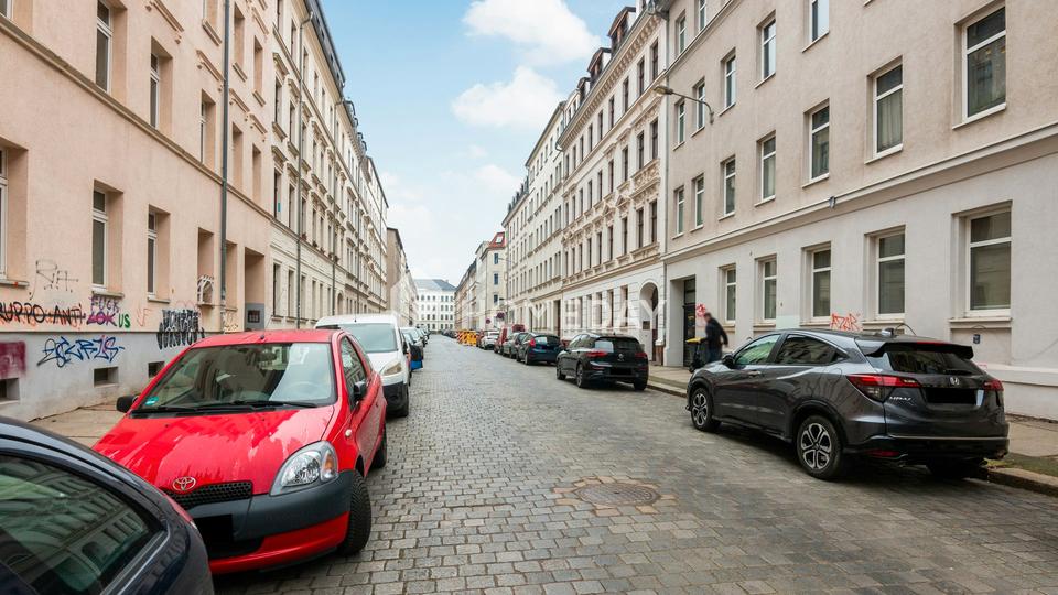 Altbauflair & Sonnenbalkon – 2-Zimmer-Wohnung im sanierten Denkmal – Bild 4