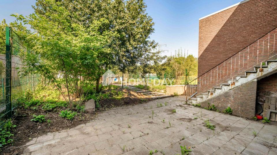 Geräumiges ZFH mit Garten, Balkon, Loggia, Garage und Ausbaupotenzial in ruhiger Lage – Bild 8