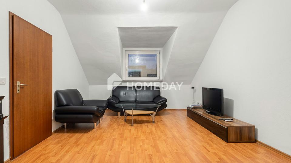 Bezugsfrei ab Mai 2026: Schöne 2-ZI-Dachgeschosswohnung mit gemütlichem Charakter in idealer Lage – Bild 4