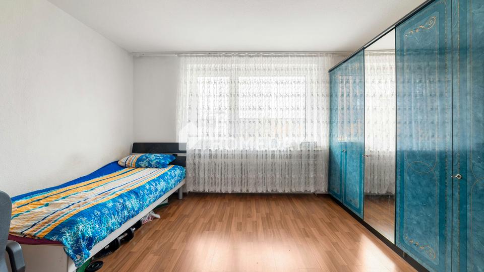 Ideal geschnittene 4-Zimmer-Wohnung mit Balkon in gepflegtem Mehrfamilienhaus – Bild 9