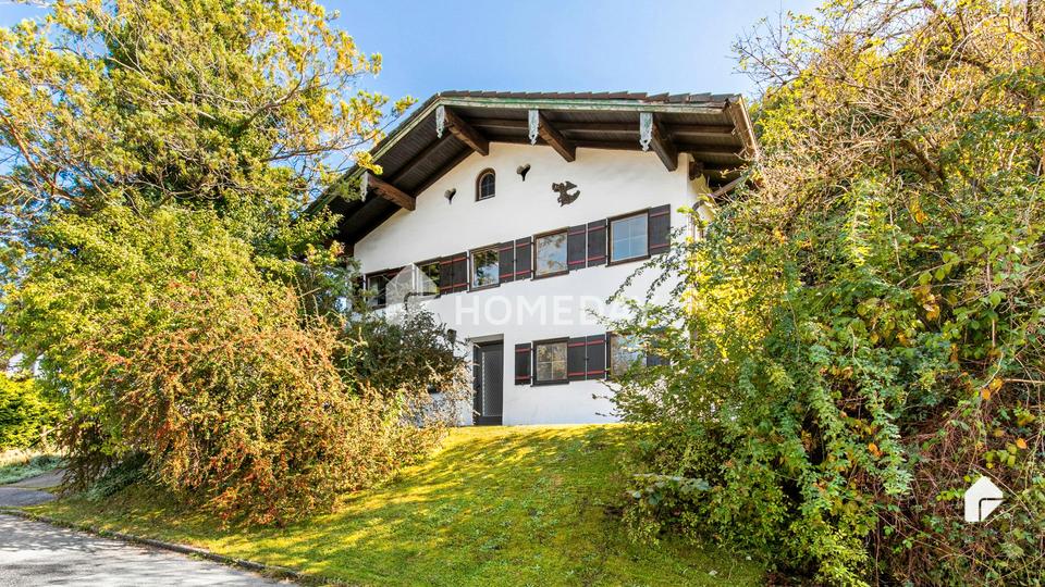 Stilvolles Landhaus als Zweifamilienhaus mit großzügigem Grundstück in Neubeuern