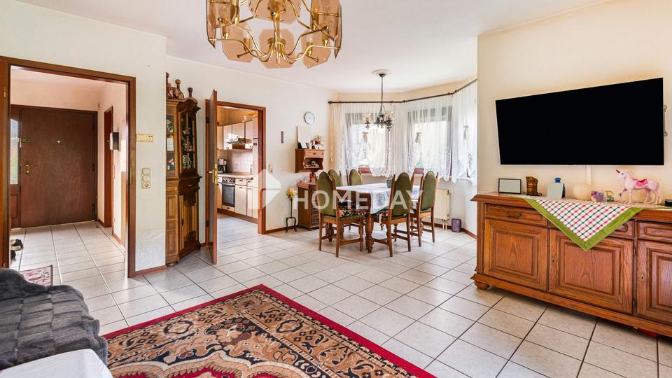 Familienfreundliches EFH mit großem Garten, Terrasse, EBK und Garagen in ruhiger Lage – Bild 7