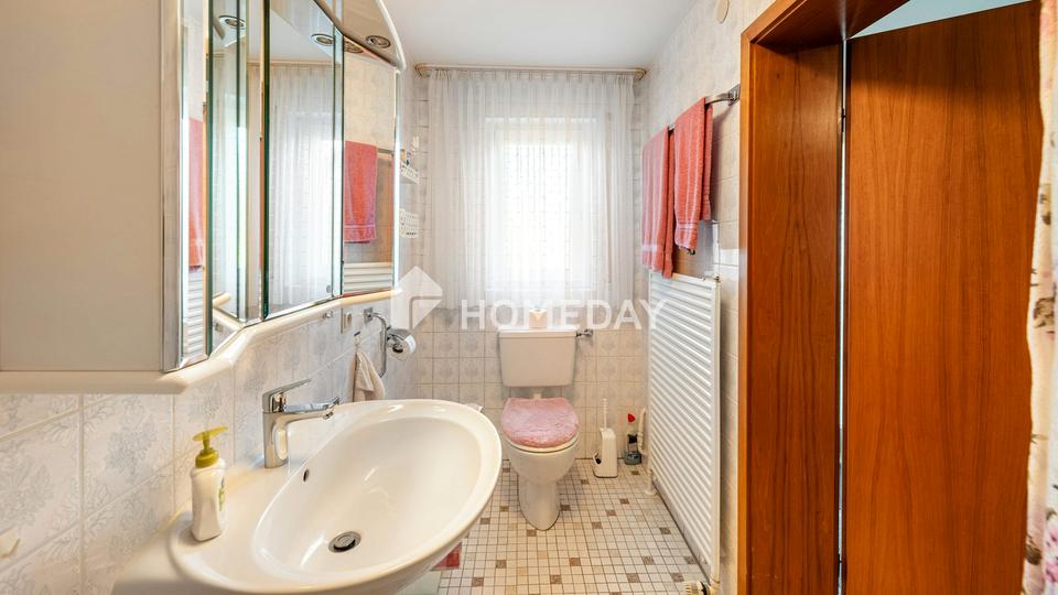 Familienfreundliches EFH mit sonnigem Wintergarten, Doppelgarage & großzügigem Grundstück – Bild 13