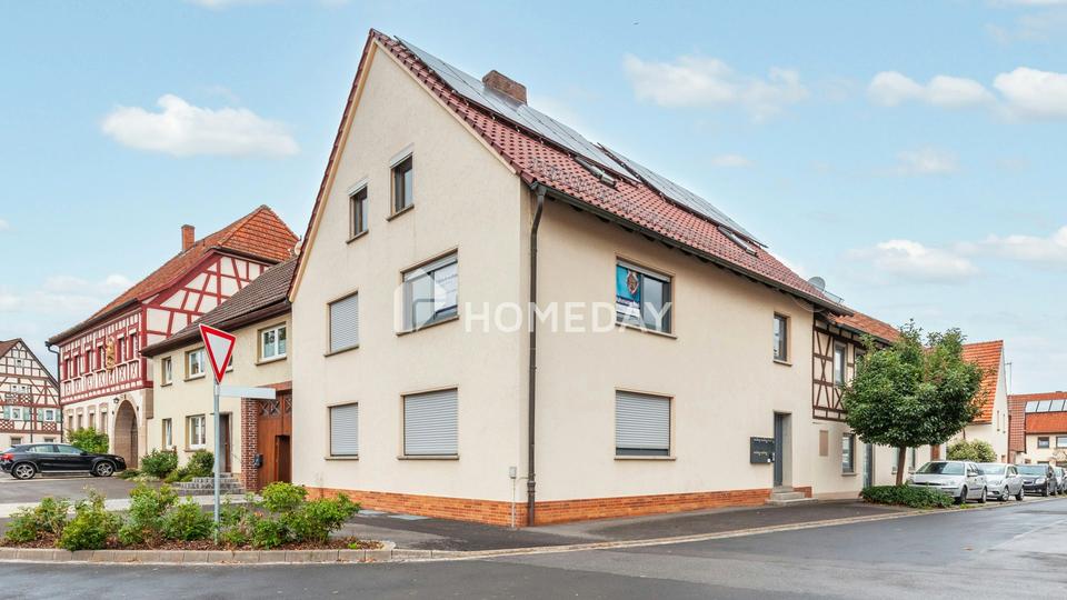 Zwei Wohngebäude, fünf Einheiten, große Scheune – Investition mit Perspektive