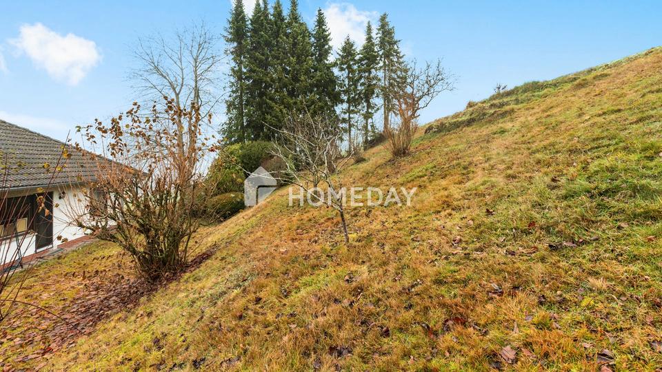 EFH mit Einlieger-Fewo, Hanglage, Doppelgarage u. großem Grundstück – Bild 4