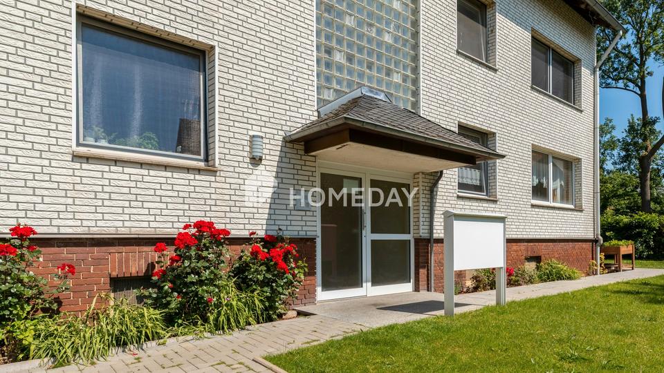 Charmante 3-Zimmer-Dachgeschosswohnung mit Keller, Garage und schönem Ausblick – Bild 3