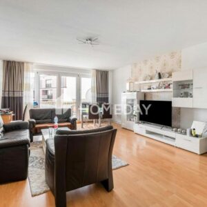 Ideal geschnittene 4-Zimmer-Wohnung mit Balkon in gepflegtem Mehrfamilienhaus