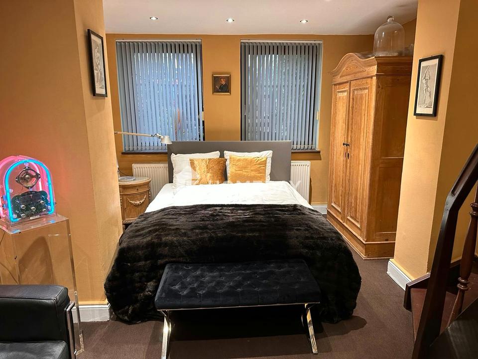 Maisonette-Wohnung mit charmantem Wintergarten im Viertel – Bild 8