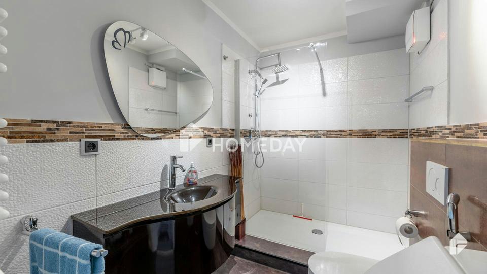 Erbbau: Maisonette Wohnung - Designer EBK, Sauna, 2 Balkone und Möglichkeit auf einen Privataufzug – Bild 7