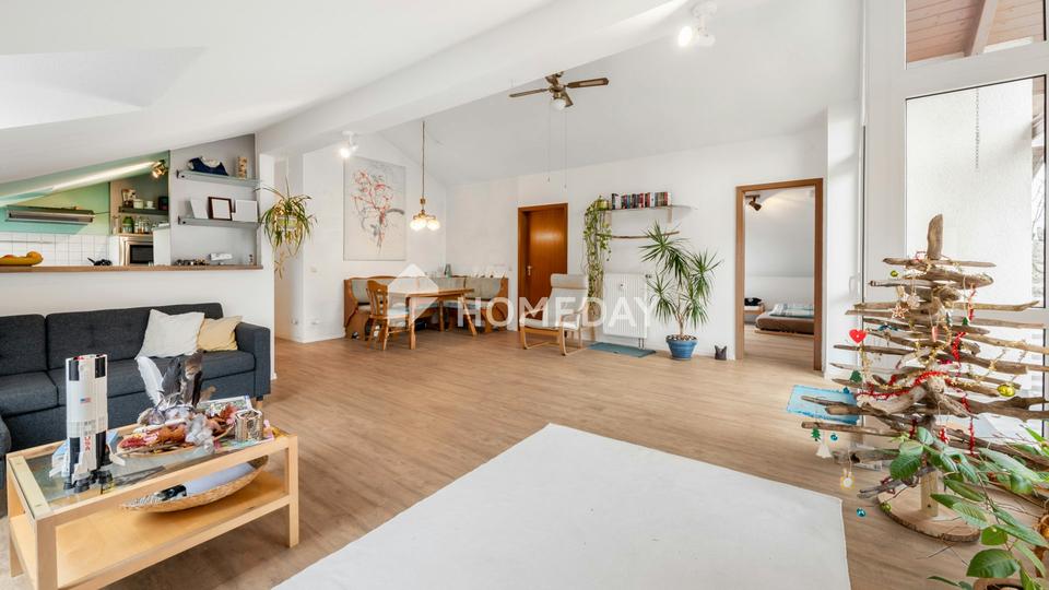 Moderne Dachgeschosswohnung mit Balkon, Einbauküche und Stellplatz – Bild 6