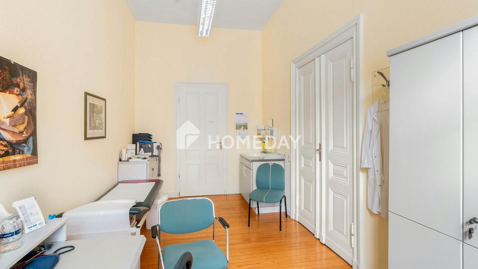 Repräsentative Arztpraxis mit Wintergarten & Gartenanteil – ideal auch zum Umbau in Wohnraum – Bild 14