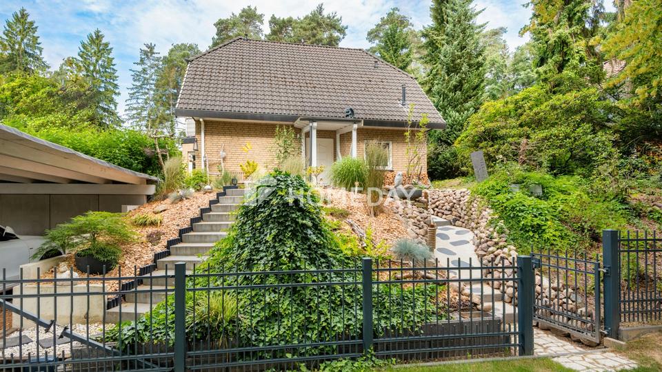 Elegantes Zuhause mit Gartenparadies - 4 Zimmer, zwei Terrassen, Garten, Kamin, Pool und Carport – Bild 2