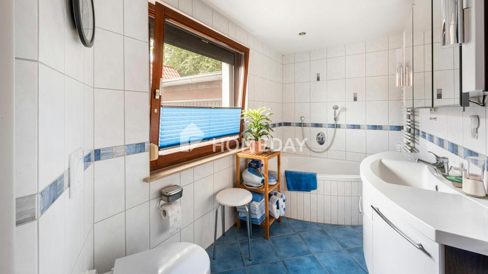 Idyllische Wohnqualität mit Garage, Garten, überdachter Südterrasse, Nebengebäude & Raumvielfalt – Bild 14