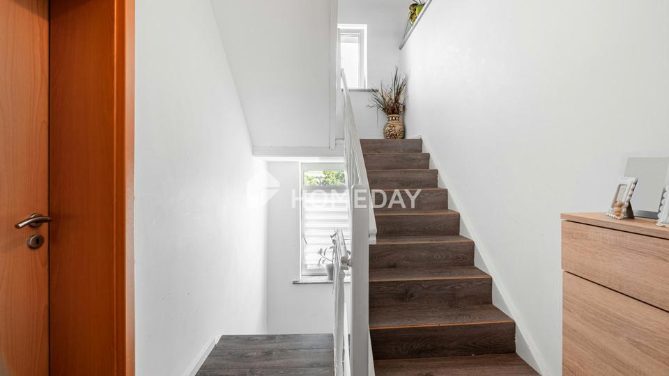 Familienfreundliches Zuhause mit zwei Terrassen und Gartenhaus – Bild 14