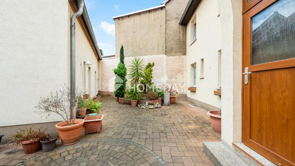 Gepflegtes Wohnhaus mit Nebengebäude, Innenhof, Balkon & Garage in zentraler Lage von Zörbig – Bild 5