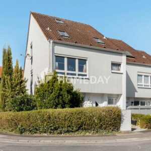 Attraktives Reihenhaus mit neuer EBK und Gartenhaus in Gochsheim