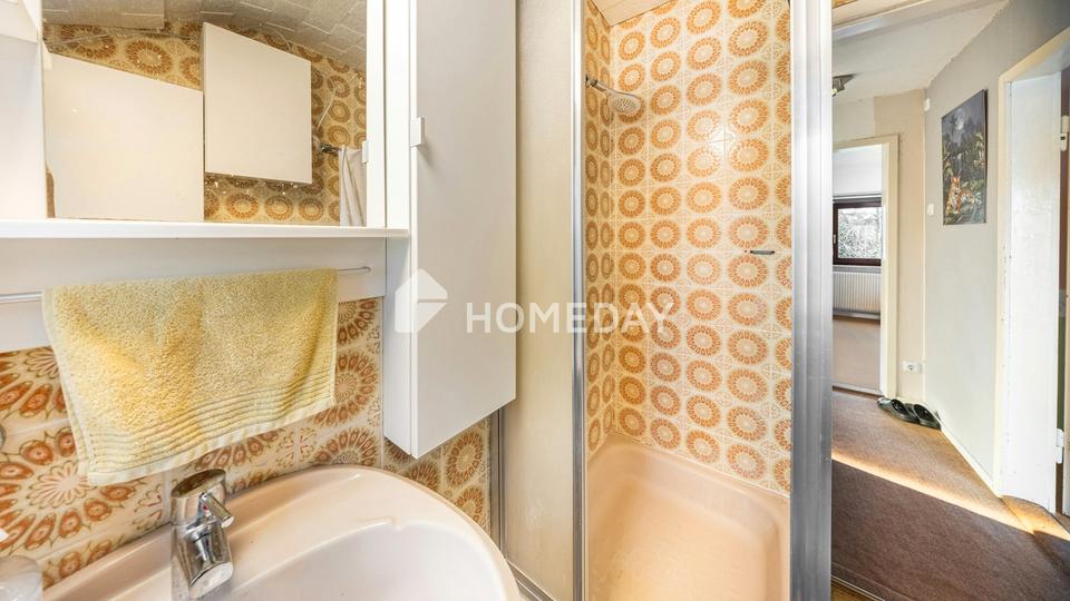 DHH zum Sanieren & Wohlfühlen | Garage, großer Garten, neue Elektrik und jede Menge Platz für Ideen – Bild 14