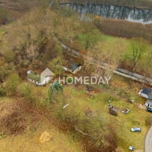 Großflächiges Grundstück mit Seezugang, Bestandsgebäuden und hohem Entwicklungspotenzial